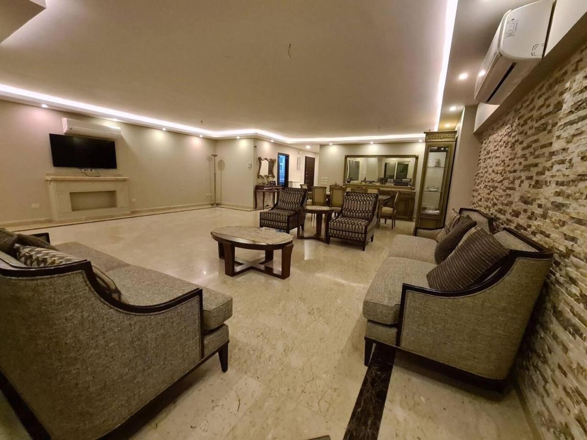 Spacious Executive Luxury Apartment With Balcony Il Il Cairo Esterno foto